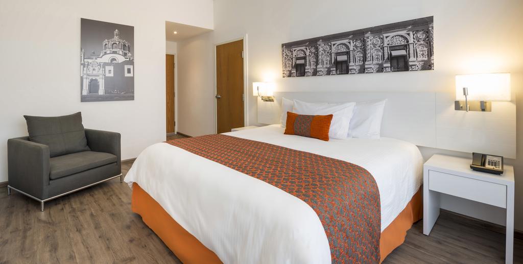 Camino Real Puebla Hotel & Suites מראה חיצוני תמונה